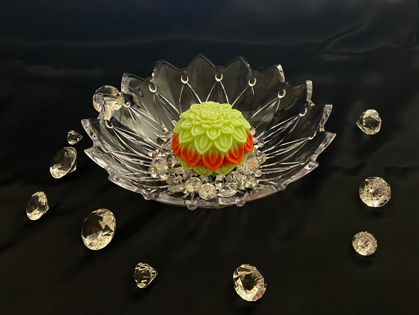 Kem's Lotus Candle - Purity and elegantly scented candle * Housewarming gift * Home Decor * Gift * Mother's Day * Valentine's Day * Birthday gift